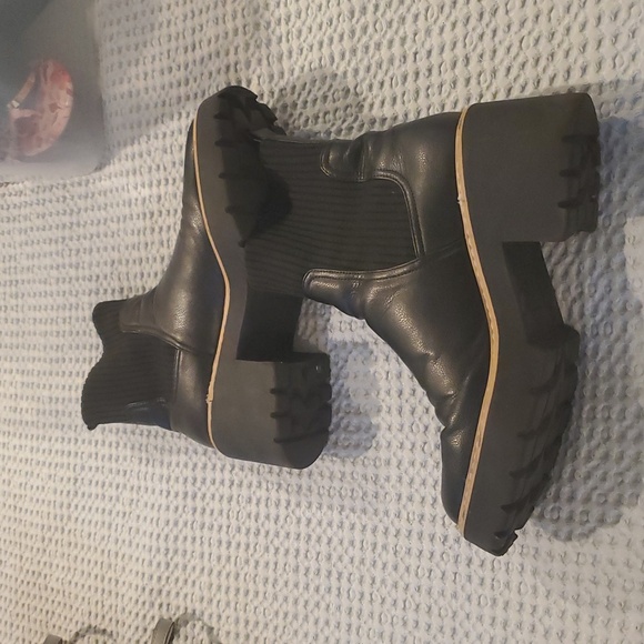 DV by Dolce Vita Trooper Boots EUC - Size 10 (27) - Picture 6 of 7